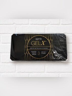 aprés GEL-X Soak Off Soft Gel Nail Extensions — Black Sculpted Stiletto